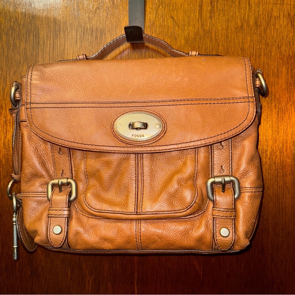 Fossil Maddox large brown leather traveler shoulder bag crossbody with dust bag